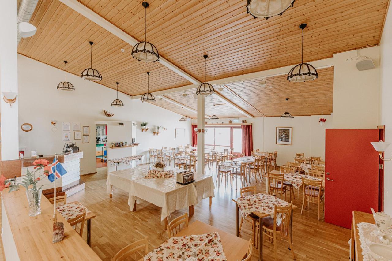 Narfastadir Guesthouse ラウガー エクステリア 写真